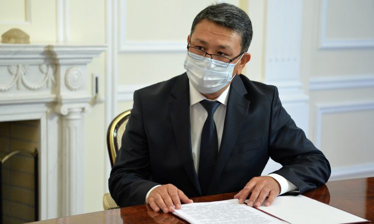 Президент Сооронбай Жээнбеков принял председателя Совета судей Кыргызской Республики Нурлана Атаназарова
